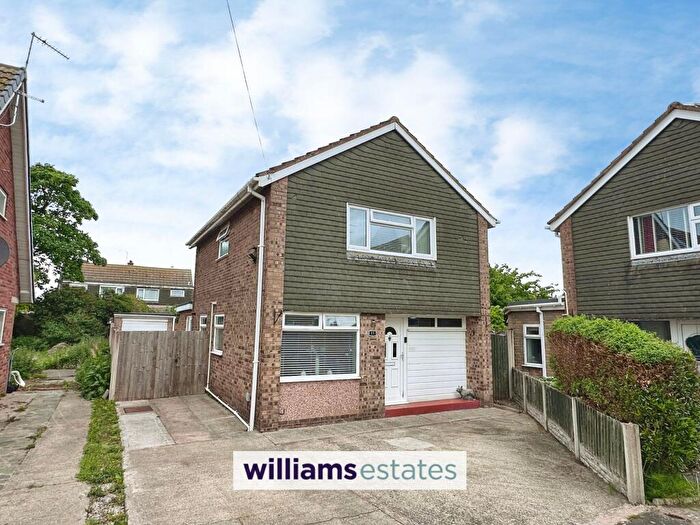 3 Bedroom Detached House For Sale In Derwent Close, Prestatyn, LL19