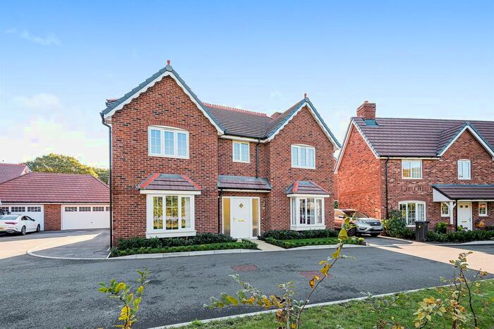5 Bedroom Detached House To Rent In Cortland Drive, Bramley, Tadley RG26