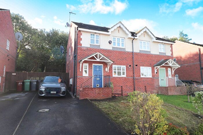 3 Bedroom Semi-Detached House To Rent In Wharfedale Close, Leeds, West Yorkshire, LS12