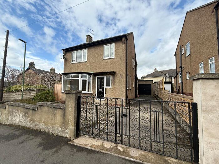3 Bedroom Detached House For Sale In Kirk View, Barnard Castle, County Durham, DL12