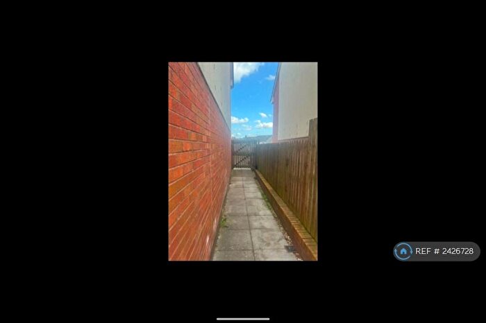 2 Bedroom End Of Terrace House To Rent In Lindsay Gardens, Kilmarnock, KA3