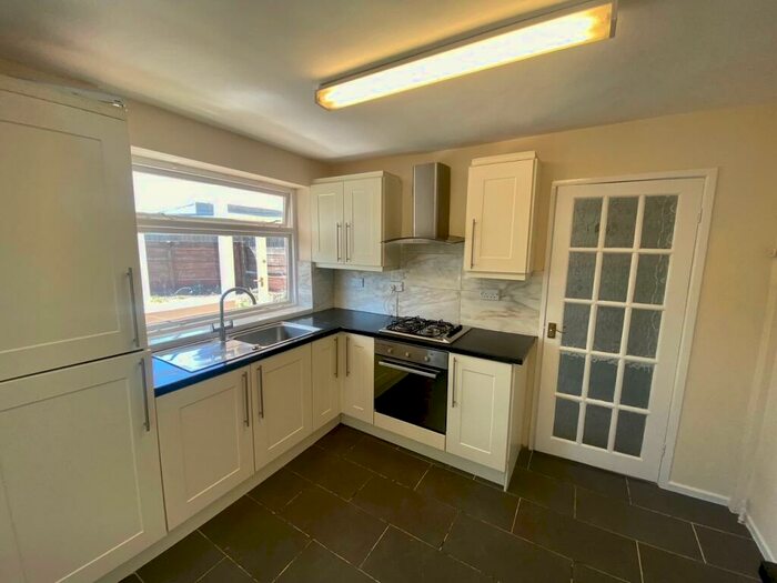 4 Bedroom House To Rent In Beaminster Way, Kingston Park, NE3