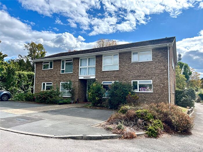 3 Bedroom Flat For Sale In Broad Street, Guildford, Surrey, GU3