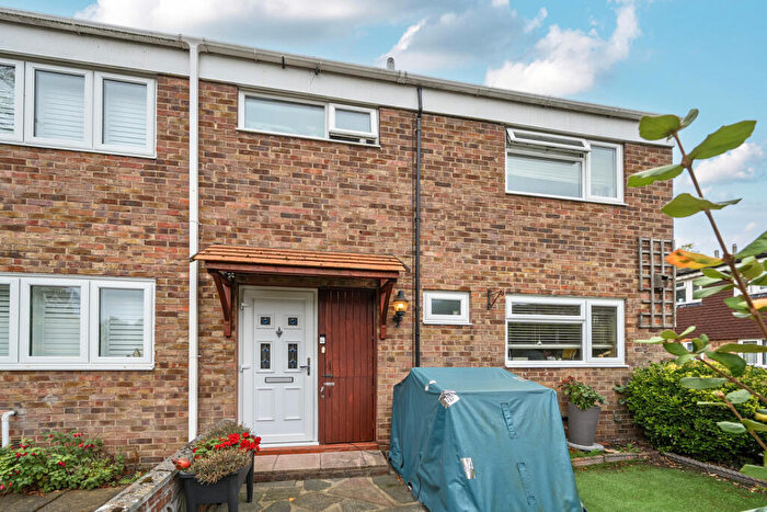 3 Bedroom End Of Terrace House For Sale In Whitstable Close, Beckenham, BR3