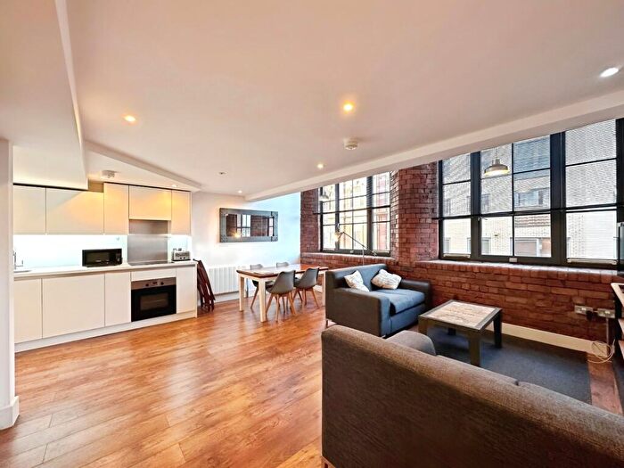 2 Bedroom Flat To Rent In Crispin Lofts, New York Road, Leeds, West Yorkshire, LS2