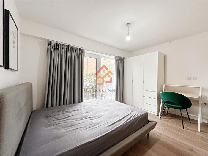 Studio To Rent In Fairbank House, Beaufort Square, London, NW9