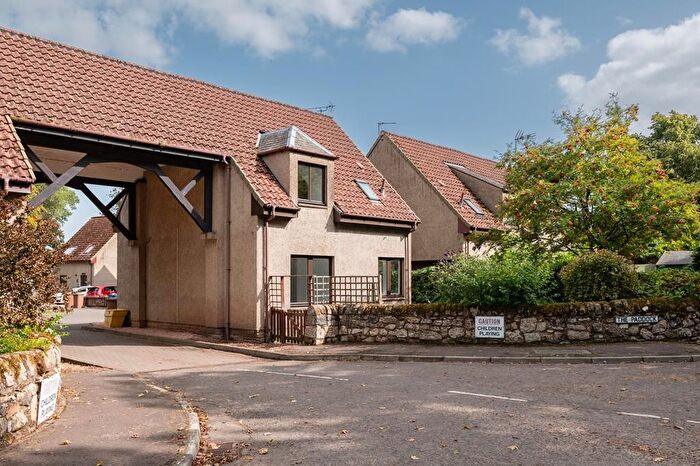 3 Bedroom Semi-Detached House For Sale In The Paddock, Kingskettle, Cupar, KY15