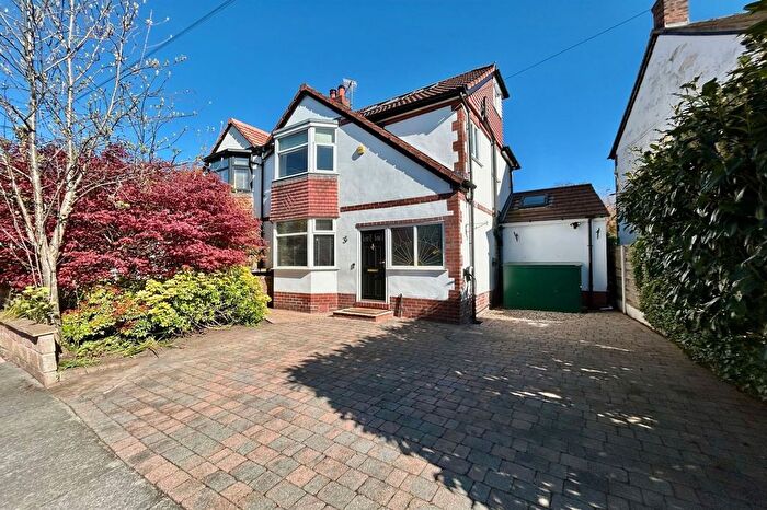 3 Bedroom Semi-Detached House For Sale In Highcroft Avenue, West Didsbury, Manchester, M20
