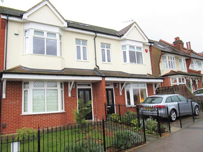 4 Bedroom Semi Detached House To Rent In Mornington Road, North Chingford, E4