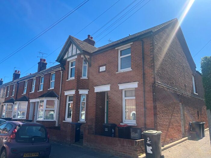 4 Bedroom Flat To Rent In St. Martins Road, Canterbury, CT1
