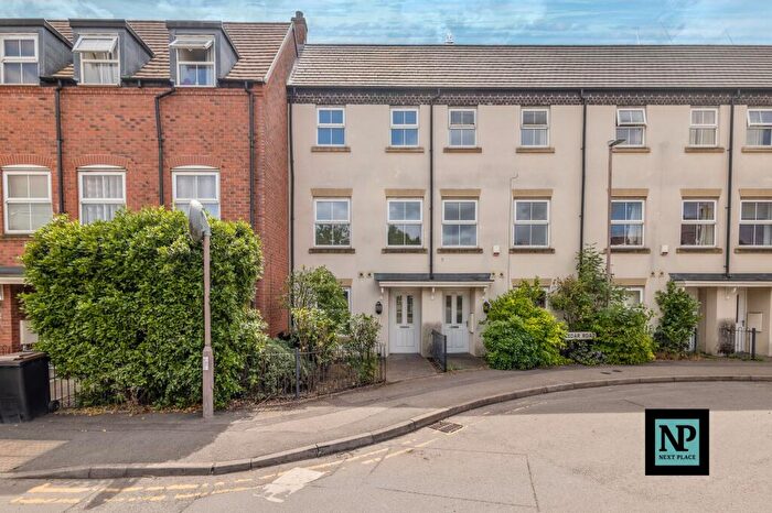 3 Bedroom End Of Terrace House To Rent In Cedar Road, Nuneaton, CV10