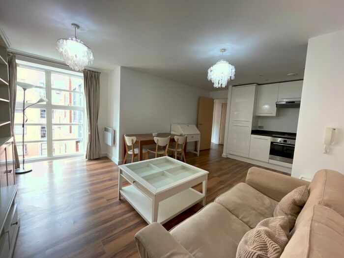 2 Bedroom Flat To Rent In Quadrangle, Lower Ormond Street, Manchester, M1