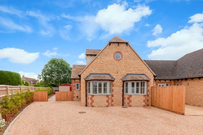 2 Bedroom Cottage To Rent In Aston Road, Brighthampton, OX29