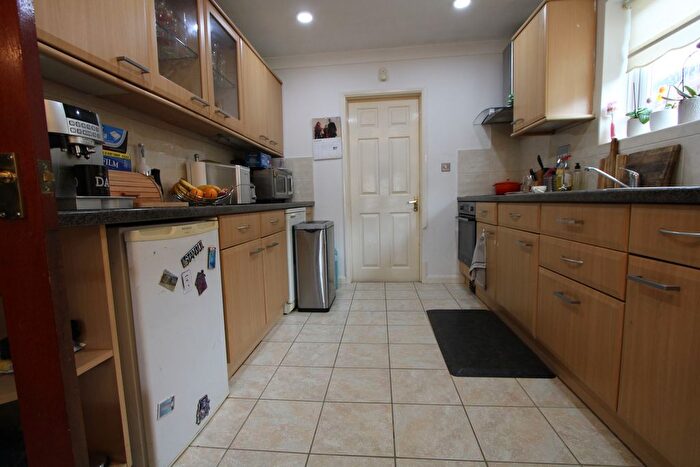 2 Bedroom Detached Bungalow To Rent In All Saints Road, Sutton, SM1