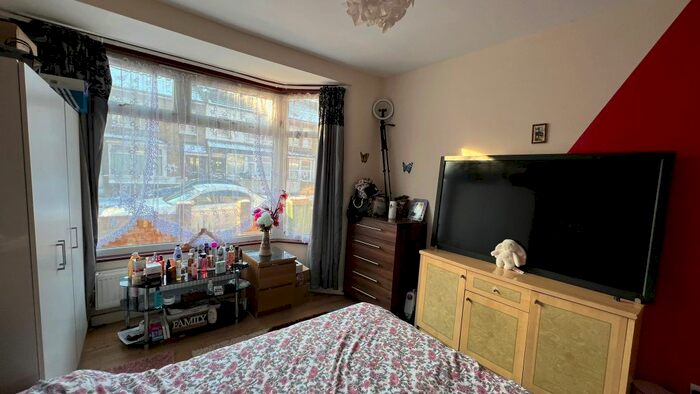 4 Bedroom Terraced House To Rent In Langton Avenue, London, E6