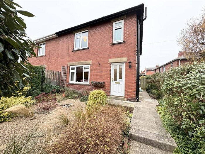 3 Bedroom Semi Detached House For Sale In Sunnymead, Scissett, Huddersfield, HD8