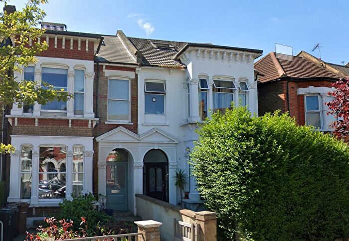 4 Bedroom Maisonette To Rent In Allerton Road, London, N16
