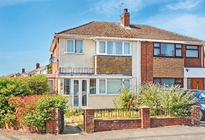 3 Bedroom End Of Terrace House For Sale In Birch Grove, Birchmoor, Tamworth, B78