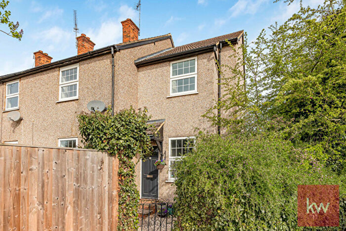 4 Bedroom End Of Terrace House For Sale In Cannon Court Road, Maidenhead, Berkshire, SL6