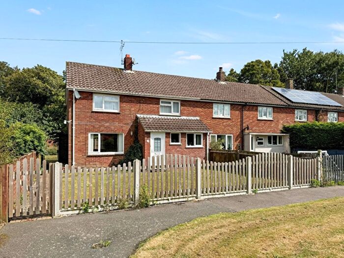 3 Bedroom End Of Terrace House For Sale In Glebelands, Mersham, Ashford, TN25