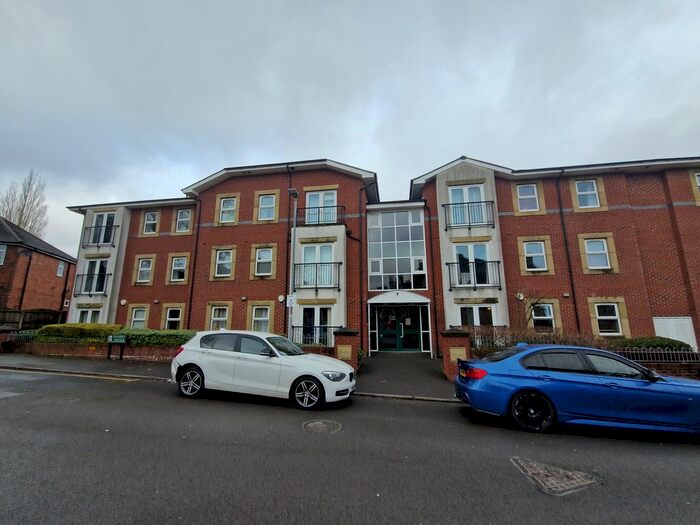 2 Bedroom Flat To Rent In Quarry Avenue, Hartshill, Stoke-On-Trent, ST4