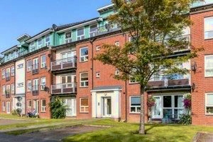 2 Bedroom Flat To Rent In Strathblane Gardens, Anniesland, Glasgow, G13