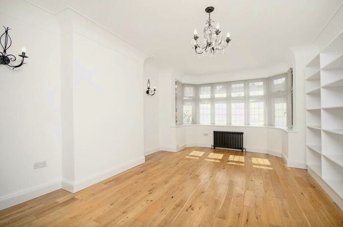 6 Bedroom House To Rent In Dorchester Gardens, Hampstead Garden Suburb, London, NW11