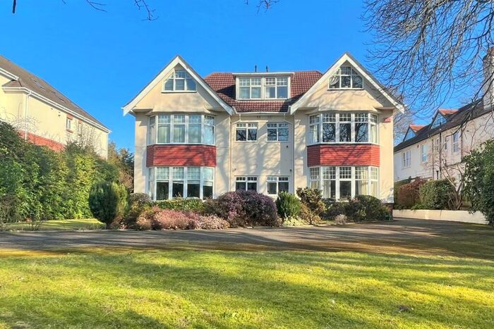 3 Bedroom Flat To Rent In Penn Hill, BH14