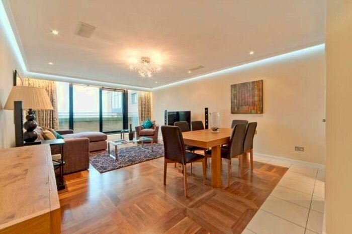 4 Bedroom Flat To Rent In Cromwell Road, London, SW7