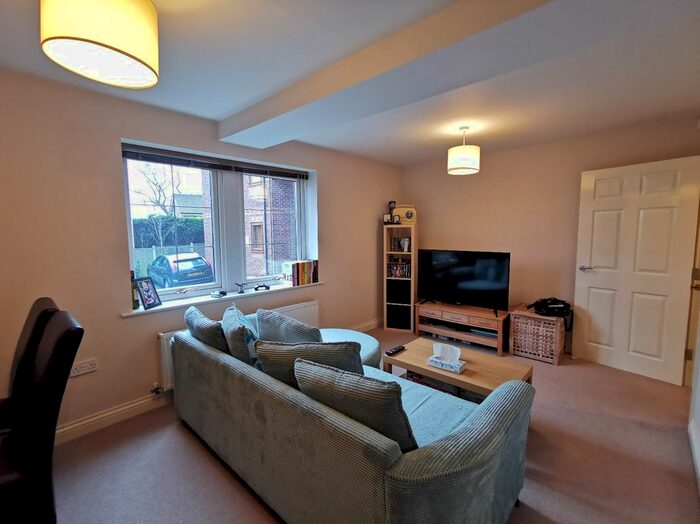 1 Bedroom Flat To Rent In Highfield Court, Ossett, West Yorkshire, WF5