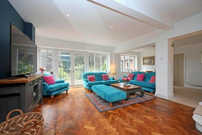 5 Bedroom Detached House For Sale In Lightwood Road, Stoke On Trent, Staffordshire, ST3