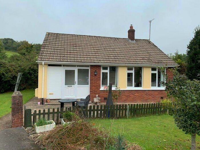 2 Bedroom Bungalow To Rent In Bradiford, EX31