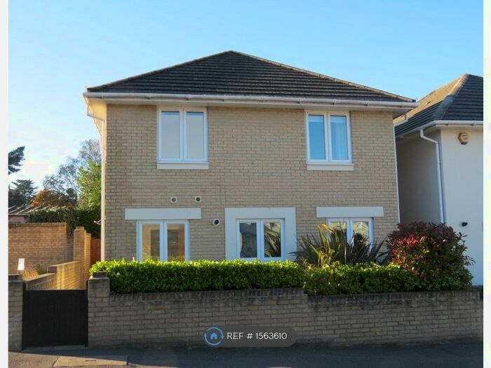 4 Bedroom Detached House To Rent In Victoria Mews, Ferndown, BH22