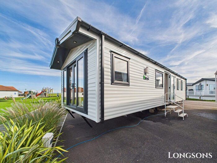 2 Bedroom Park Home For Sale In Seaview Holiday Park, CT5