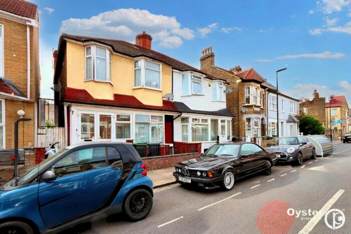 4 Bedroom Semi-Detached House To Rent In Napier Road, London, N17