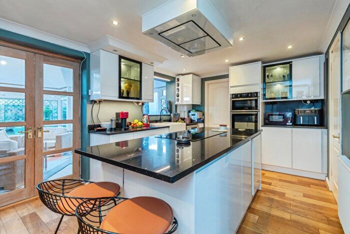 4 Bedroom Detached House For Sale In Drayton Close, High Halstow, Rochester, Kent, ME3