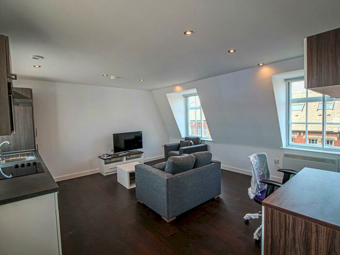 1 Bedroom Apartment To Rent In Park Square South, Leeds, West Yorkshire, LS1