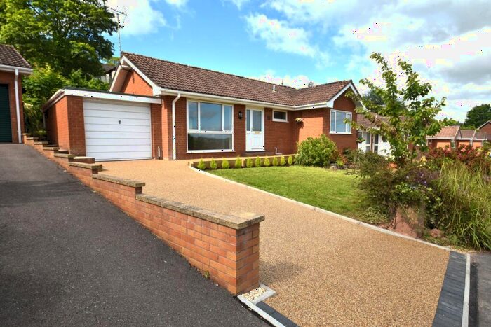 2 Bedroom Bungalow For Sale In Lime Tree Mead, Tiverton, Devon, EX16