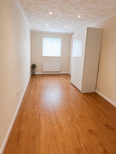 2 Bedroom Flat To Rent In Redmead Rd, Hayes, UB3