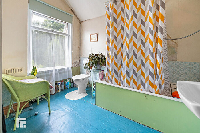 2 Bedroom Terraced House For Sale In Hazelhurst Road, Llandaff North, Cardiff, CF14