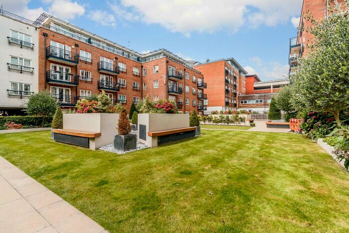 1 Bedroom Apartment To Rent In Royal Quarter, Seven Kings Way, Kingston Upon Thames, Uk, KT2