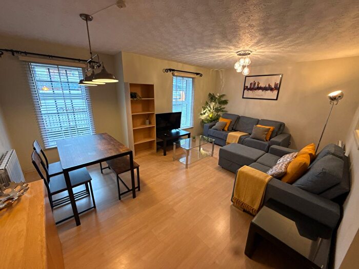 2 Bedroom Flat To Rent In Liverpool Road, Manchester, M3