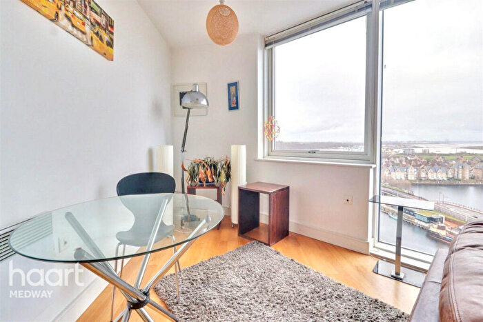 2 Bedroom Apartment To Rent In Marina Point East, Chatham, ME4