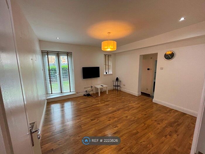 2 Bedroom Flat To Rent In Garlies Road, London, SE23