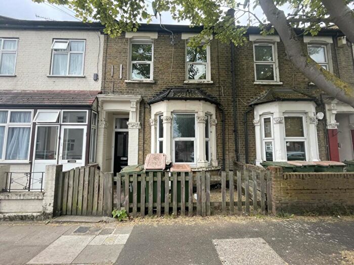 1 Bedroom Flat To Rent In Samson Street, Plaistow, London, E13