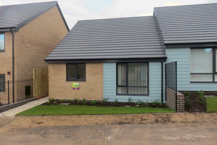 2 Bedroom Semi-Detached House To Rent In Rocksand Drive, Doncaster, DN12