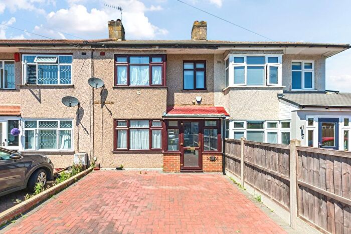 3 Bedroom Semi Detached House To Rent In Lochmere Close, Erith, DA8