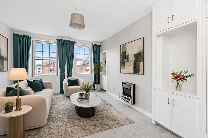 2 Bedroom Flat For Sale In / Pleasance, Newington, Edinburgh, EH8