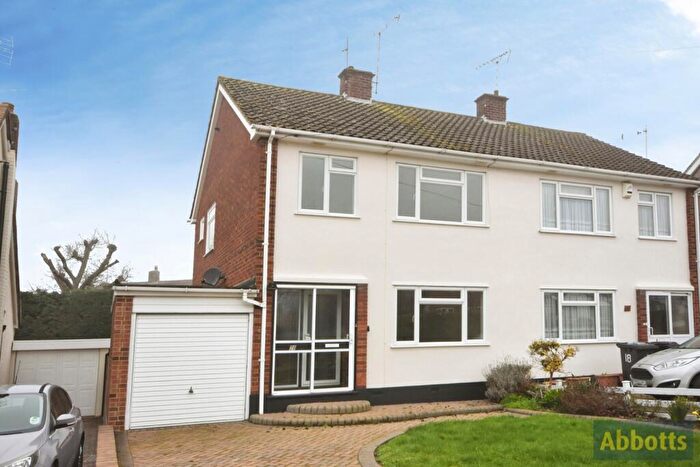 3 Bedroom Semi Detached House For Sale In Wyburns Avenue, Rayleigh, Essex, SS6