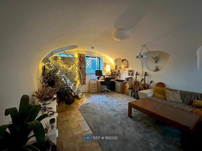 2 Bedroom Flat To Rent In St. Michaels Road, Aigburth, Liverpool, L17